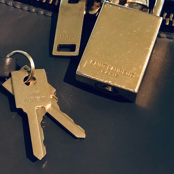 Saint Laurent classic duffel bag (Great condition) - Picture 3 of 7